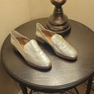 Lucky Brand Metallic Silver Loafers